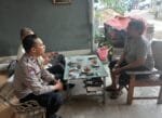 Aipda Dieko A Bersama Ketua RT Sambangi Warga Pasir Gadung, Sampaikan Imbauan Kamtibmas