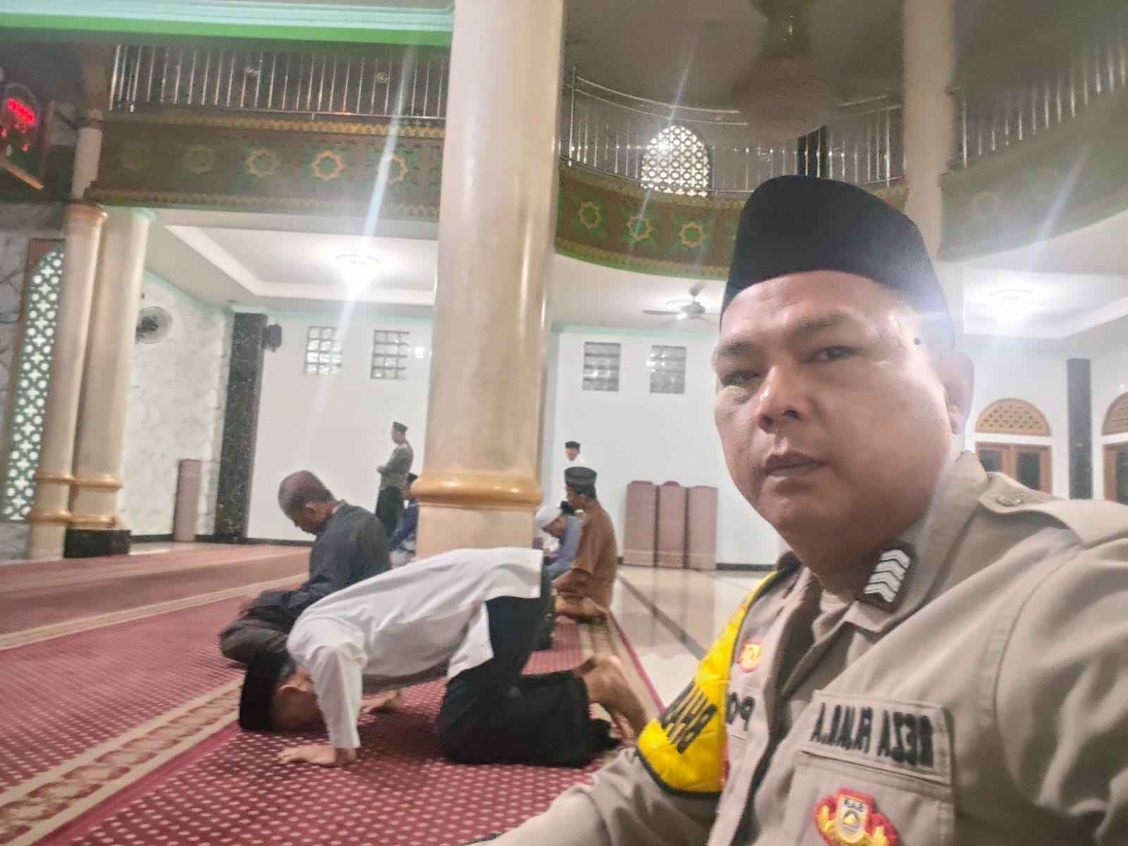 Bripka Reza Fajar Aktif Laksanakan Subuh Keliling Bersama Warga Desa Bojong