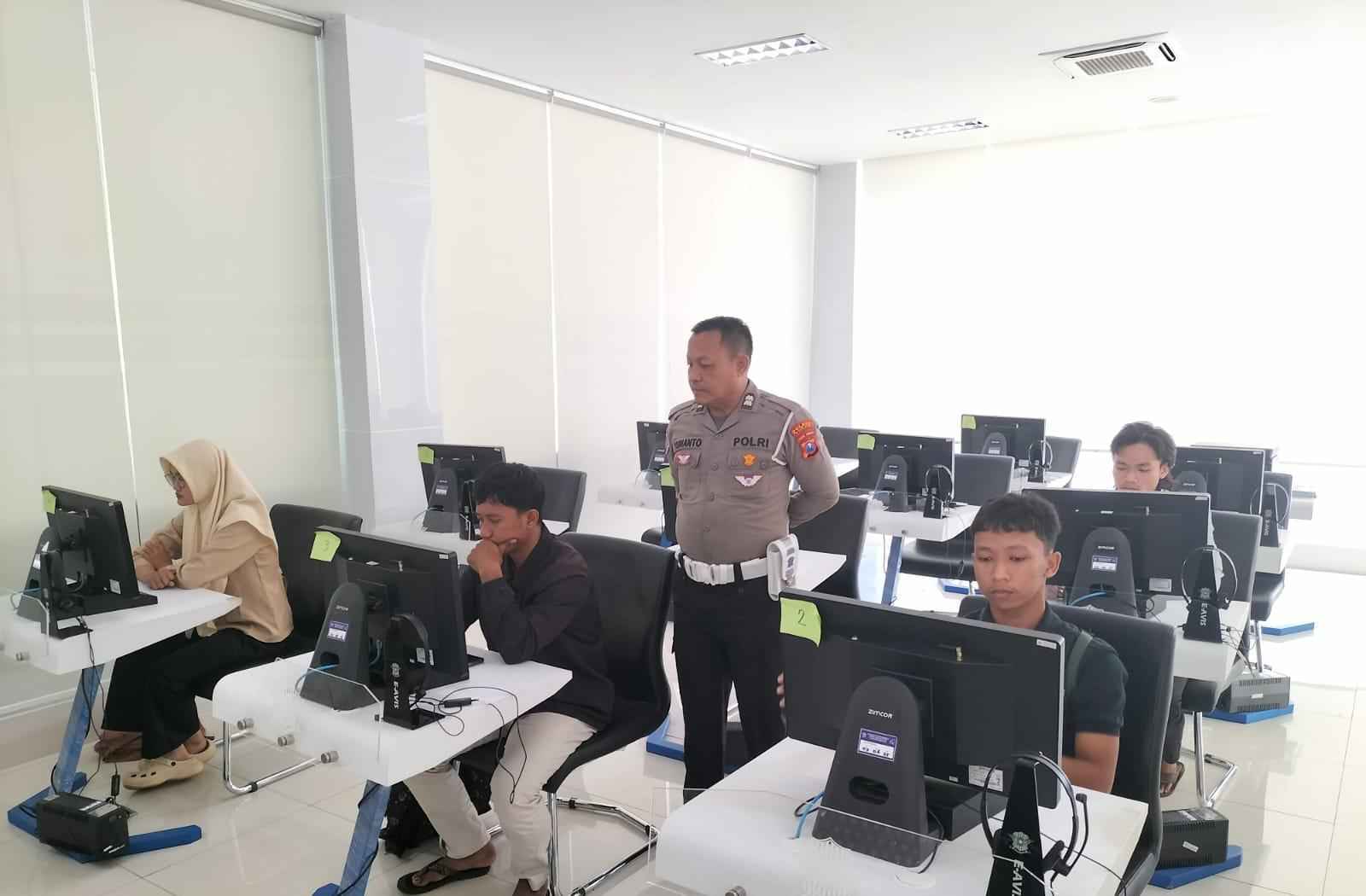 Program Polantas Tuban Menyapa Hadir di Tengah Warga Tuban, Obrolan SIM STNK BPKB Jadi Sorotan