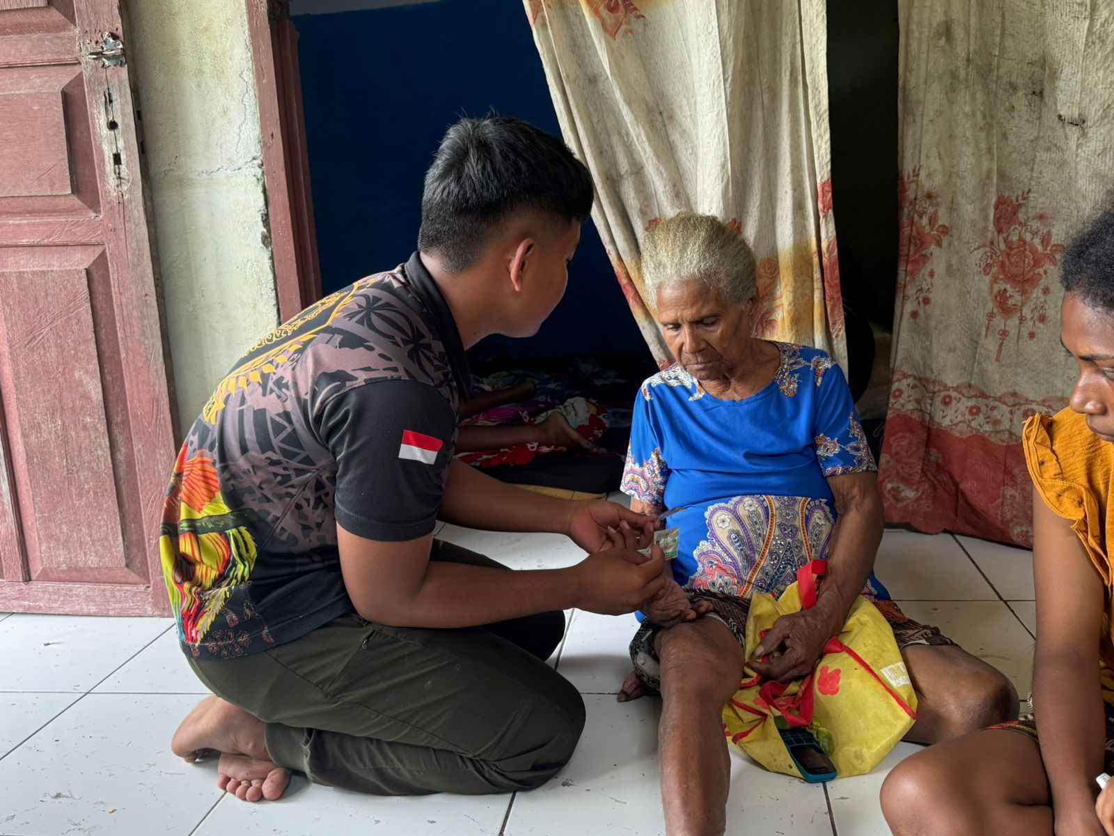 TMMD Ke-128 Kodim 1801/Manokwari Berikan Layanan Kesehatan ke Rumah Warga