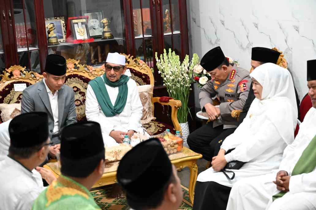 Wapres Tekankan Peran Santri sebagai Generasi Masa Depan Bangsa di Tambakberas Wapres Tekankan Peran Santri sebagai Generasi Masa Depan Bangsa di Tambakberas
