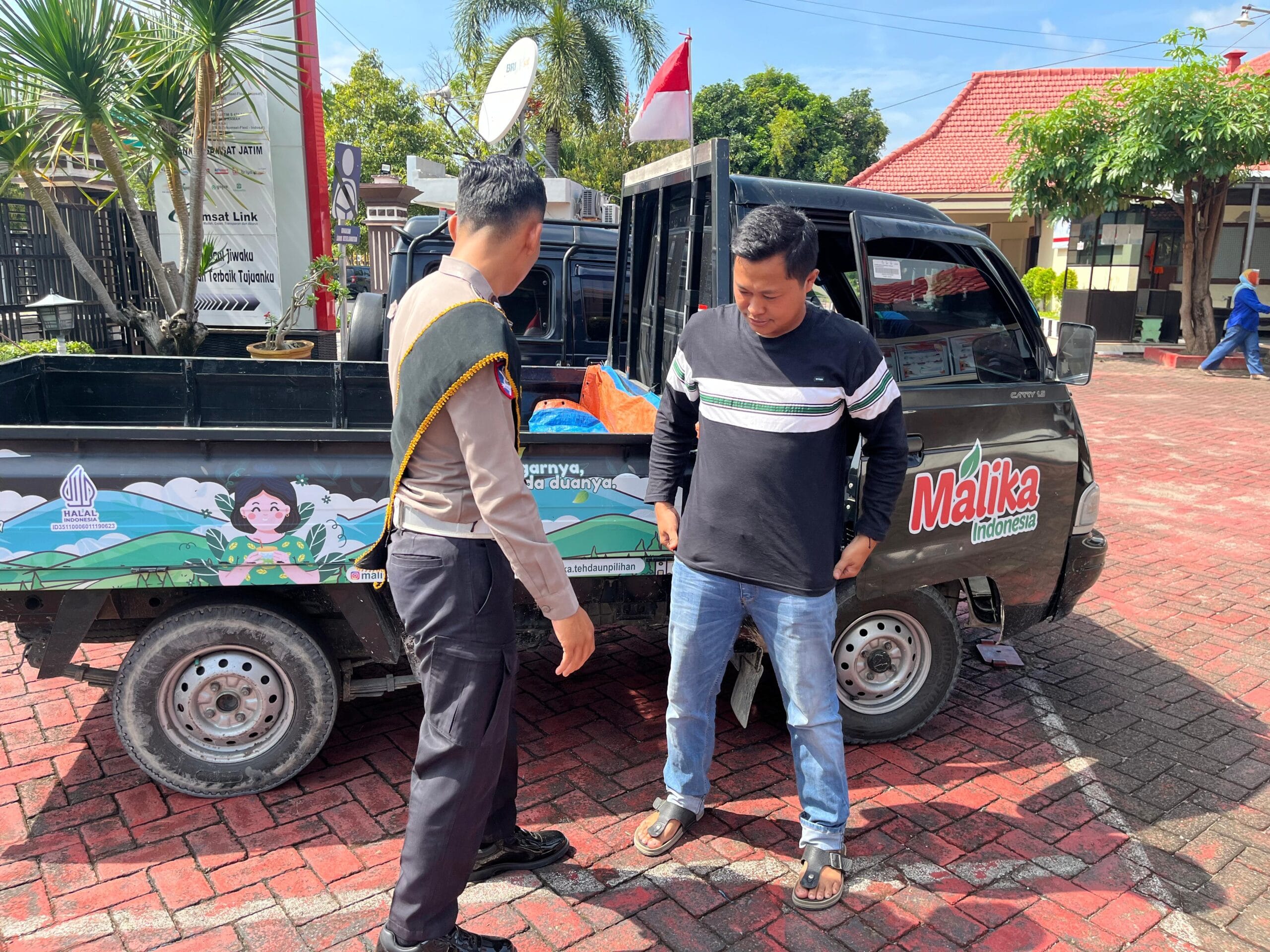 Ramai di Tuban, Program Polantas Tuban Menyapa Bantu Warga Urus SIM STNK BPKB Tanpa Ribet