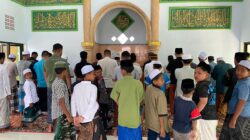 Tingkatkan Imam Dan Takwa, Satgas Sholat Jumat Berjamaah Bersama Warga