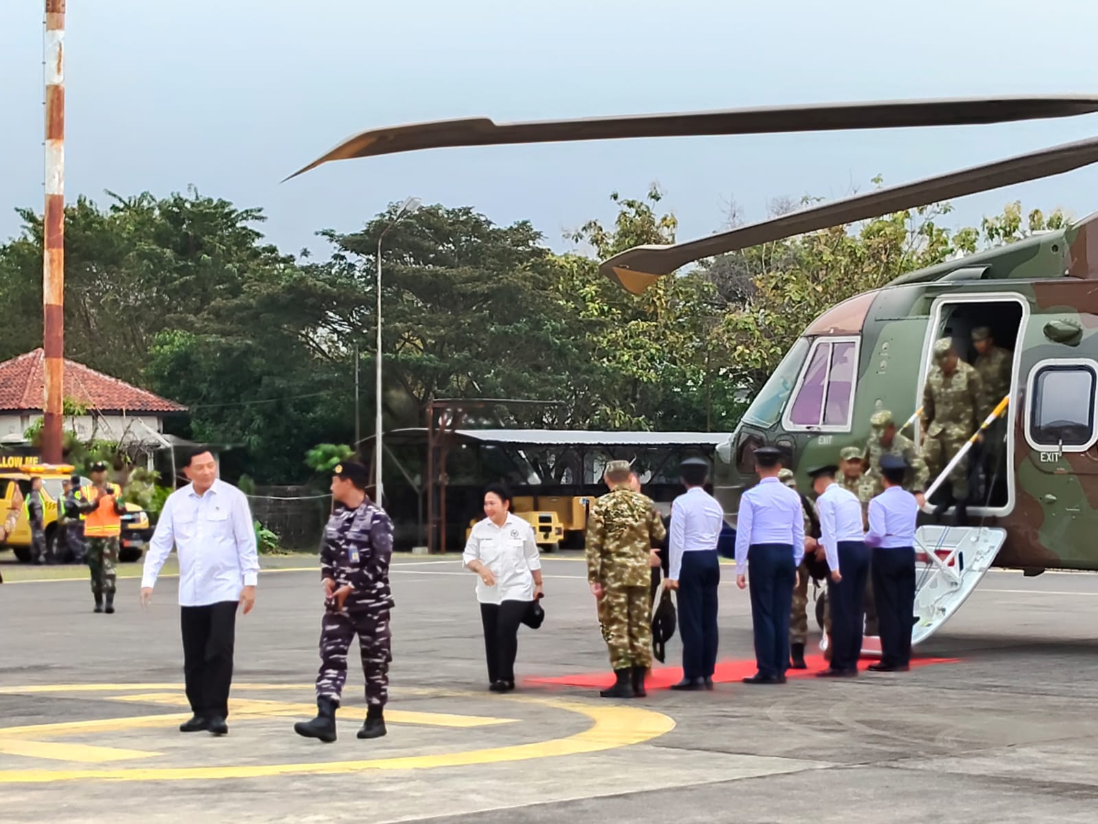 Dari Surabaya ke Ibukota: Laporan Lengkap Perjalanan Menhan Sjafrie Bersama Rombongan