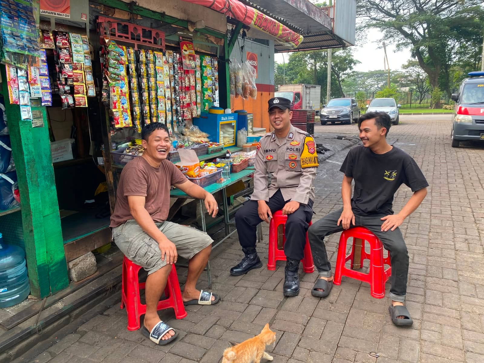 Program Warung Bhabinkamtibmas Polsek Cikupa Perkuat Kedekatan Polri dengan Masyarakat