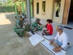 Peduli Kesehatan Warga, Tim Medis Satgas TMMD Layani Pemeriksaan Gratis