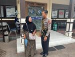 Breaking News: Polantas Tuban Beri Tips Perpanjangan SIM dan STNK di Pinggir Jalan