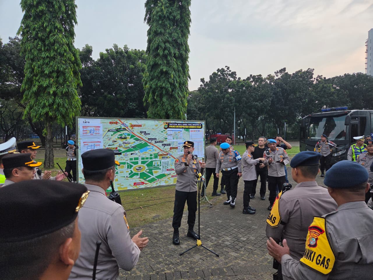 Senayan Dijaga Ketat 20 Mei 2026, TNI-Polri Kerahkan 3.088 Personel Antisipasi Demo dan Agenda Kenegaraan Senayan Dijaga Ketat 20 Mei 2026, TNI-Polri Kerahkan 3.088 Personel Antisipasi Demo dan Agenda Kenegaraan