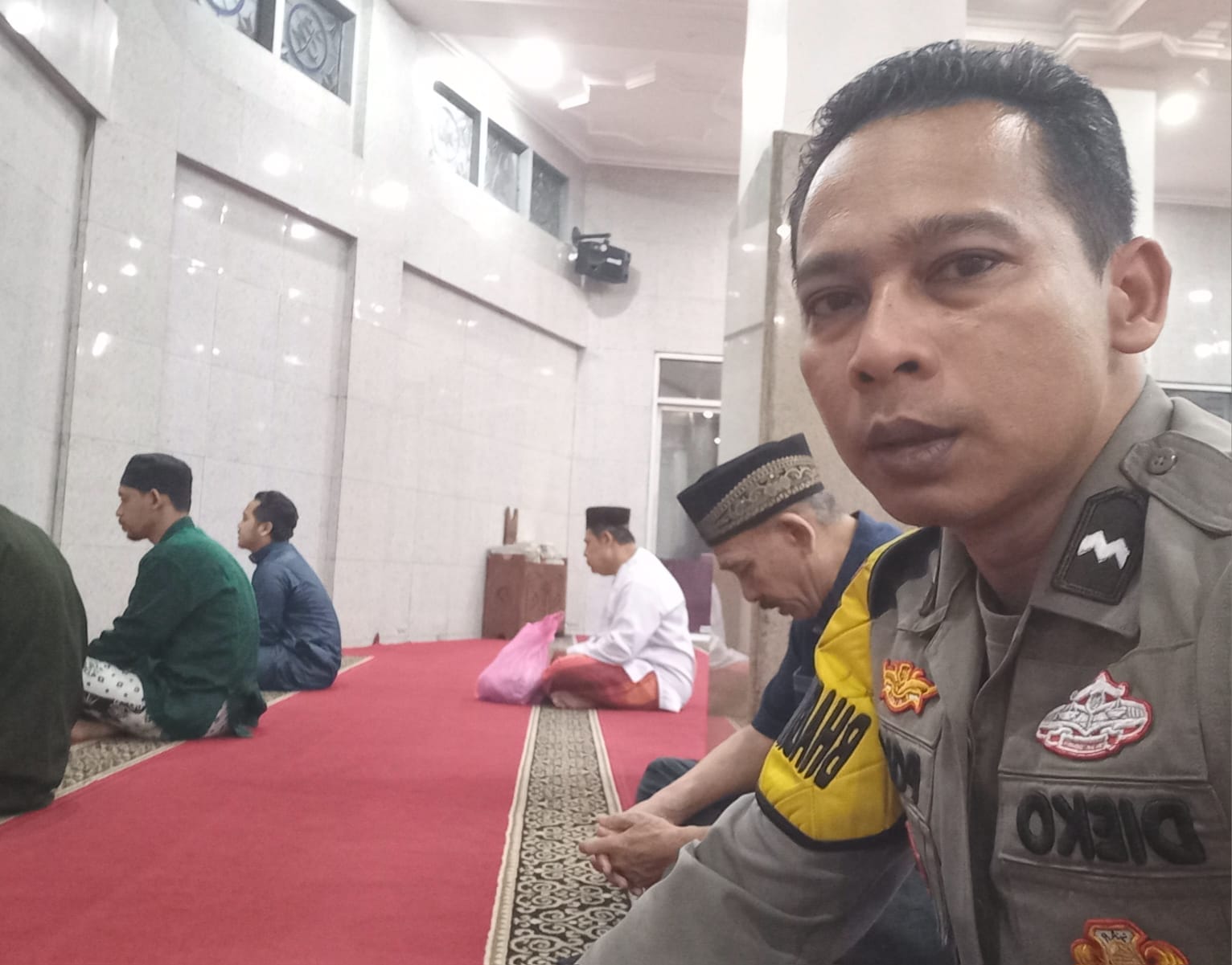 Bhabinkamtibmas Polsek Cikupa Gelar Subuh Keliling di Masjid Jami Nurrohman