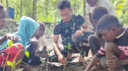 Satgas TMMD Kodim 1710/Mimika Tanamkan Kepedulian Lingkungan Lewat Penanaman Mangrove Bersama Anak-Anak