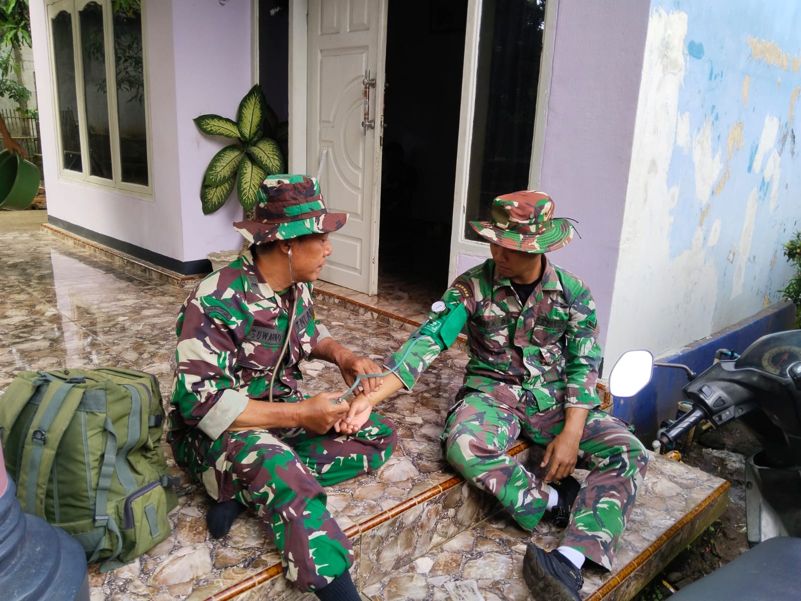 Satgas TMMD Ke-128 Jalani Cek Kesehatan, Pastikan Kondisi Personel Prima Satgas TMMD Ke-128 Jalani Cek Kesehatan, Pastikan Kondisi Personel Prima