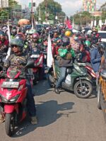 GERANAT’S Gelar Demo Akbar di Surabaya, Driver Online Keluhkan Potongan Aplikasi