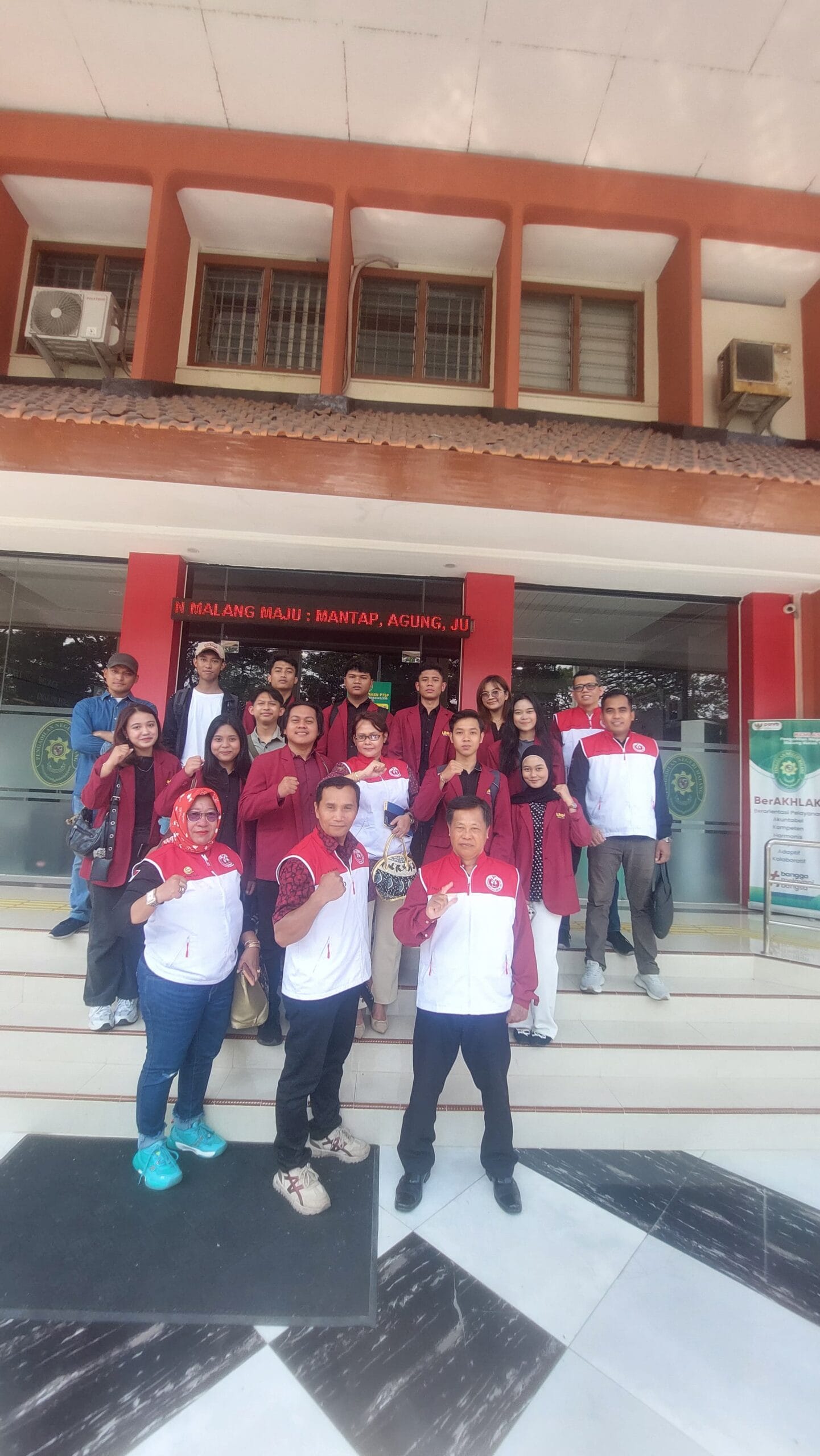 HEBOH PN MALANG! SIDANG PEMBUNUHAN FARADILA DIKAWAL KETAT LBH LIRA JATIM HEBOH PN MALANG! SIDANG PEMBUNUHAN FARADILA DIKAWAL KETAT LBH LIRA JATIM