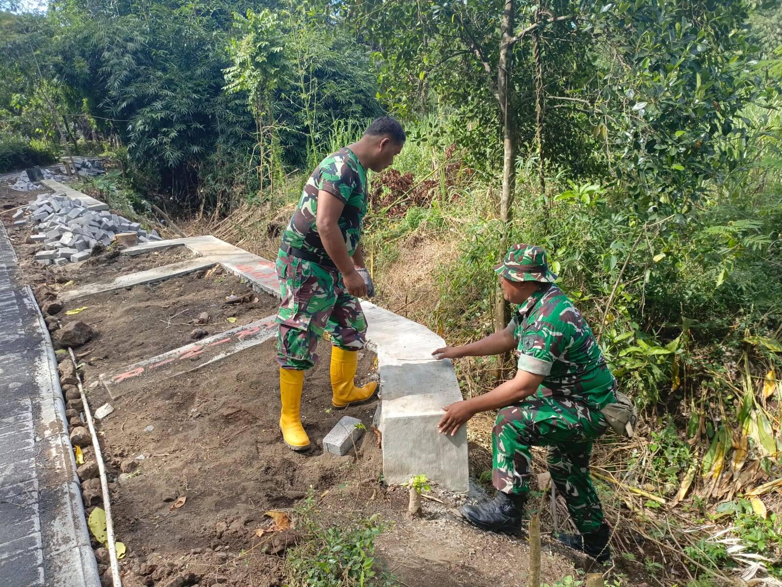 Siap Cegah Potensi Longsor, Satgas TMMD Ke-128 Tuntaskan Pembangunan TPT di Desa Brabe Siap Cegah Potensi Longsor, Satgas TMMD Ke-128 Tuntaskan Pembangunan TPT di Desa Brabe