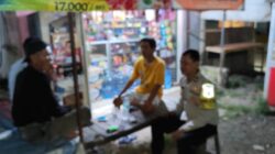 Bhabinkamtibmas Desa Pasir Jaya Sambangi Pos Satkamling, Perkuat Sinergitas dengan Warga