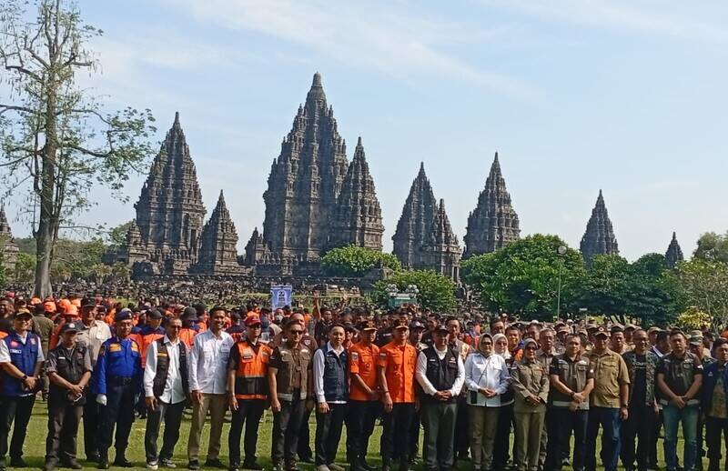 Refleksi 20 Tahun Gempa Yogyakarta, Senkom Mitra Polri Tegaskan Komitmen Edukasi Kebencanaan Refleksi 20 Tahun Gempa Yogyakarta, Senkom Mitra Polri Tegaskan Komitmen Edukasi Kebencanaan