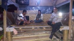 Bhabinkamtibmas Polsek Cikupa Gelar Ronda Siskamling Bersama Warga Desa Sukadamai