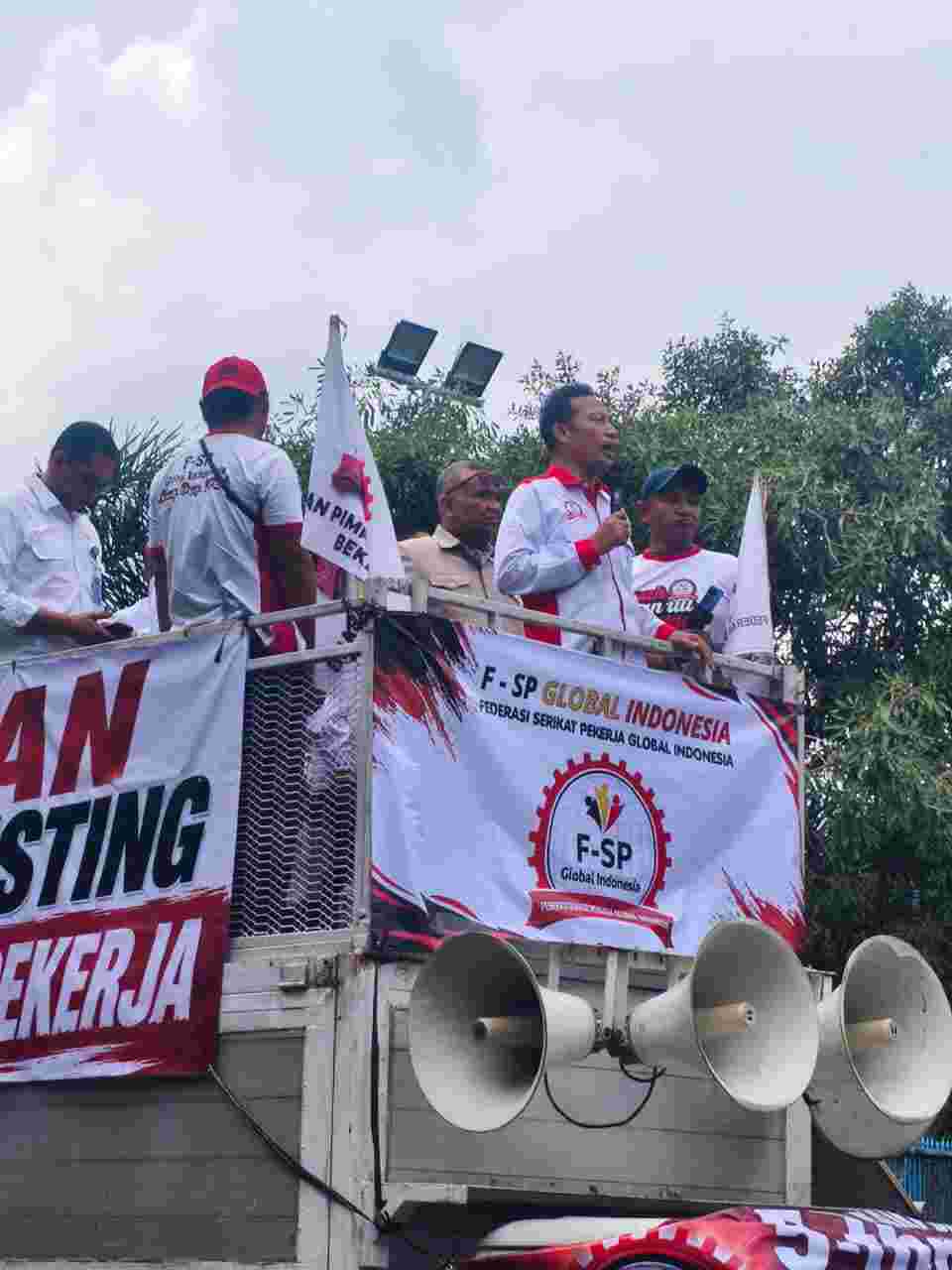 Dampak Konflik Global Hantam Industri Dalam Negeri, Ribuan Buruh Terancam Kehilangan Pekerjaan Dampak Konflik Global Hantam Industri Dalam Negeri, Ribuan Buruh Terancam Kehilangan Pekerjaan