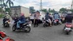Personel Polsek Cikupa Laksanakan Pengaturan Lalu Lintas Pagi di Simpang Cikupa Mas