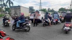 Personel Polsek Cikupa Laksanakan Pengaturan Lalu Lintas Pagi di Simpang Cikupa Mas Personel Polsek Cikupa Laksanakan Pengaturan Lalu Lintas Pagi di Simpang Cikupa Mas