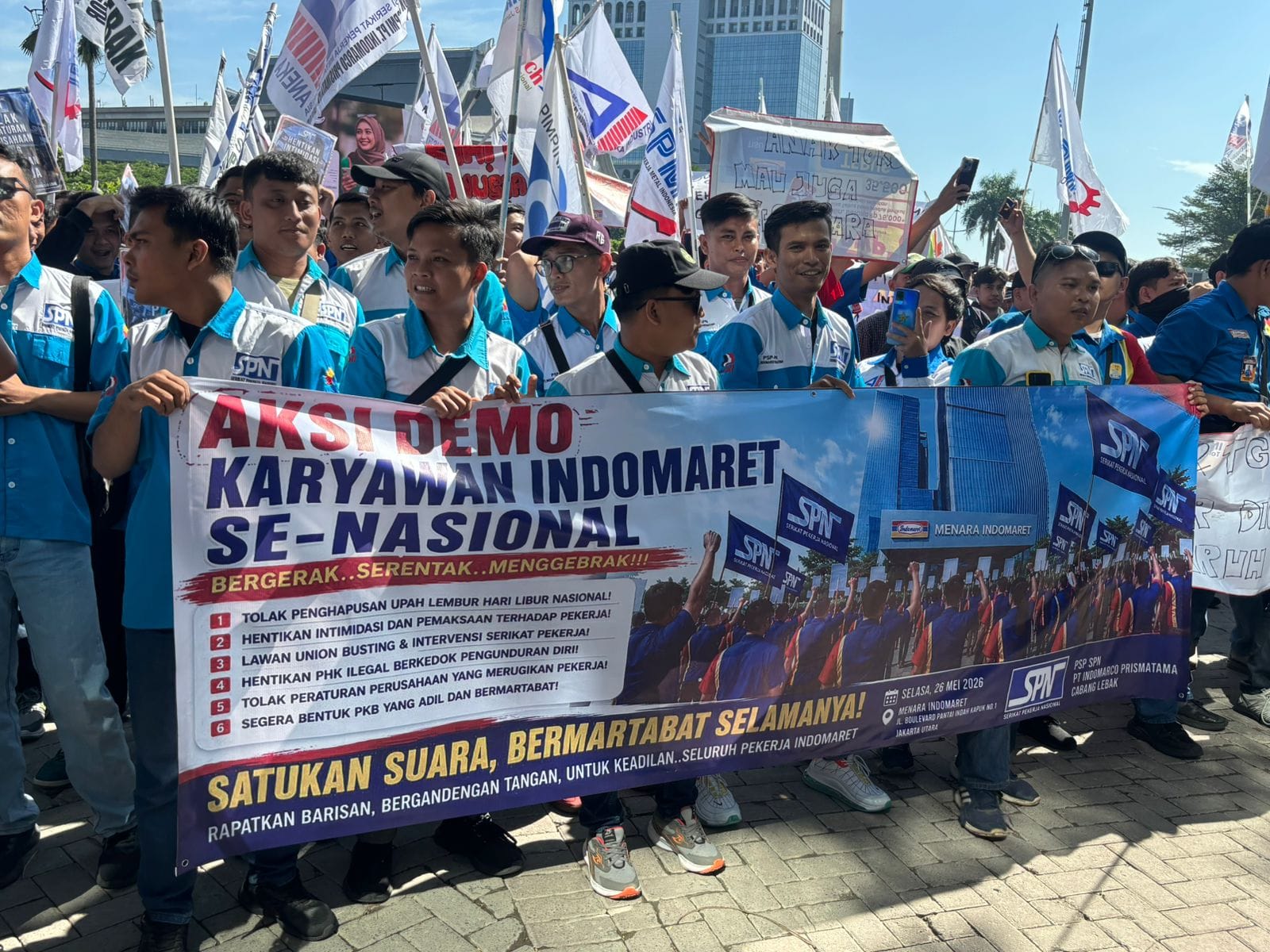 Indomaret Disorot, Buruh Serukan Kepatuhan Perusahaan Terhadap UU Ketenagakerjaan Indomaret Disorot, Buruh Serukan Kepatuhan Perusahaan Terhadap UU Ketenagakerjaan