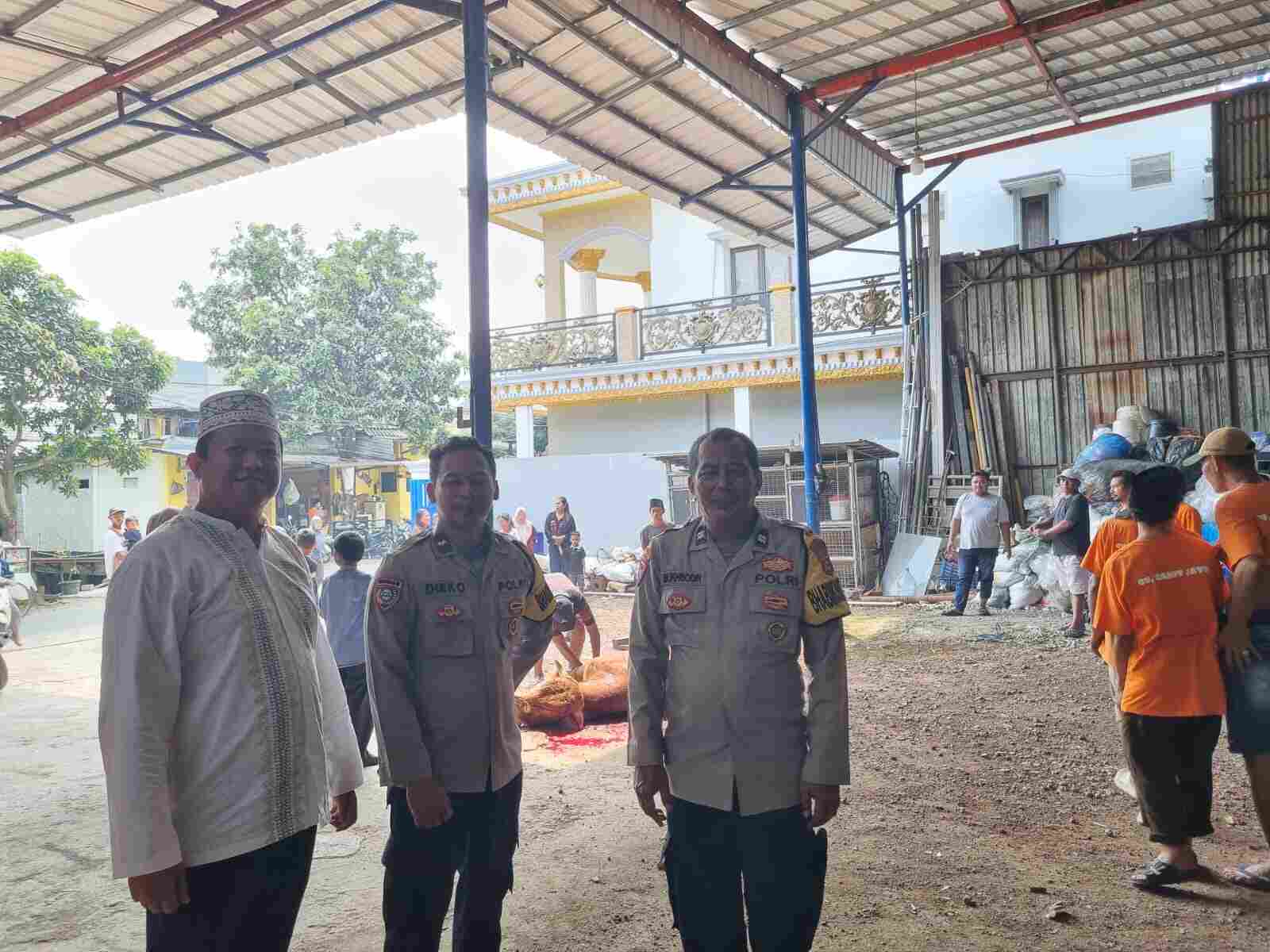 Bhabinkamtibmas Polsek Cikupa Sambang Warga Pasir Gadung, Pererat Silaturahmi dan Jaga Kamtibmas