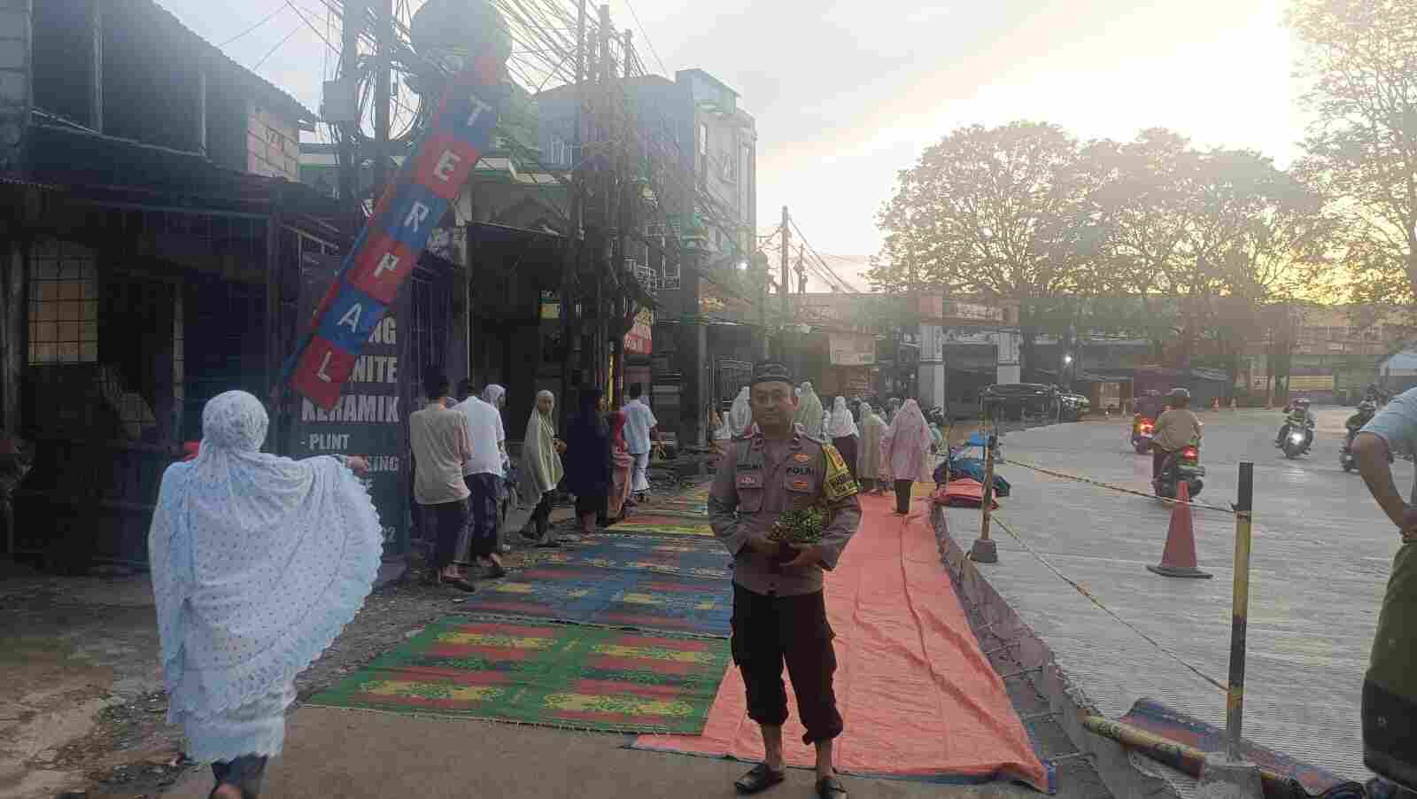 Polsek Cikupa Laksanakan Pengamanan Sholat Idul Adha 1447 H di Sejumlah Masjid