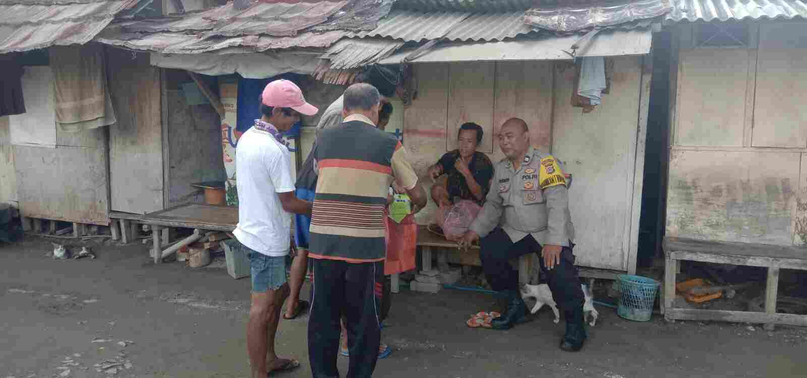 Program Poliran, Bhabinkamtibmas Desa Budimulya Jalin Kedekatan dengan Warga