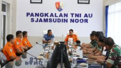 Sinergi Tanpa Batas, Kabasarnas Beri Penghargaan Khusus untuk Lanud Sjamsudin Noor
