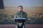 Panglima TNI Bersama Menteri Pertanian Melaksanakan Panen Raya Kedelai Ketahanan Pangan TNI AL di Nganjuk