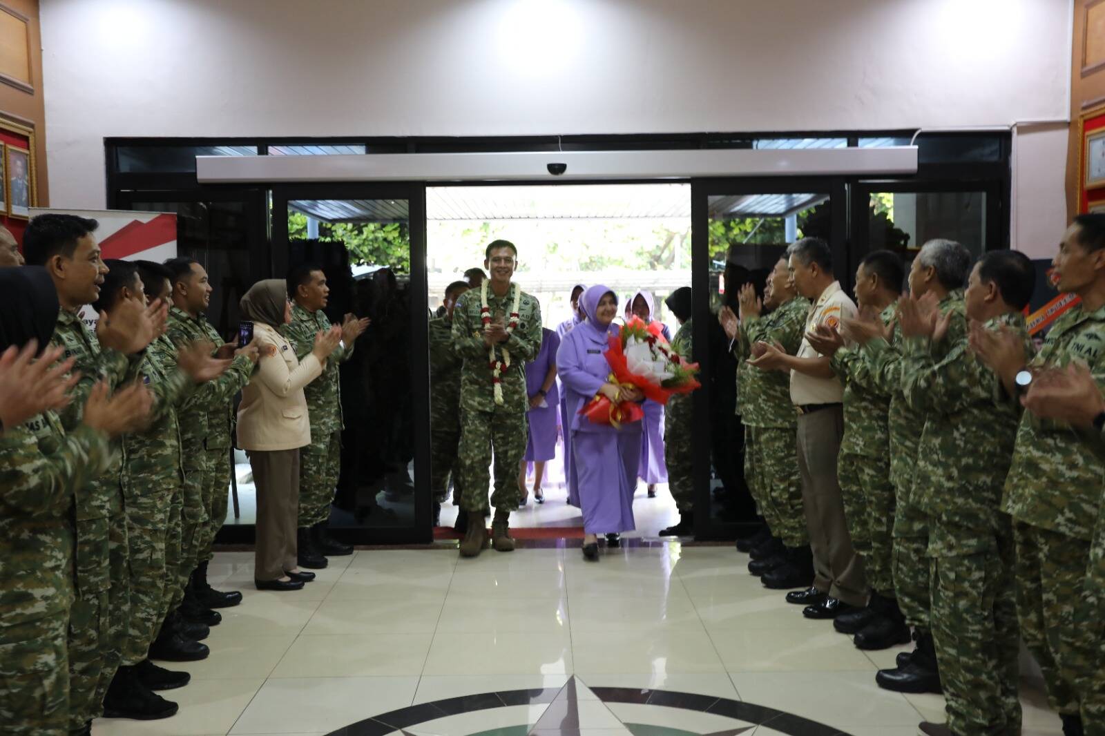 Tongkat Estafet Kepemimpinan Pusinfolahta TNI Resmi Berganti Tongkat Estafet Kepemimpinan Pusinfolahta TNI Resmi Berganti