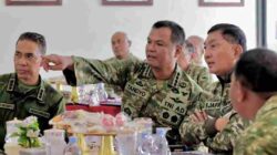 Wapang TNI Dampingi Menhan RI Tinjau Yonif TP 808/Mbaham Matta di Papua Barat