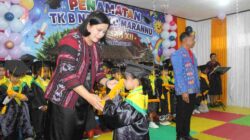 Kodim 1714/PJ dan Ibu Persit Hadiri Penyerahan Serta Penamatan Siswa TK B Nagalo Marannu Angkatan XII Tahun Pelajaran 2025/2026