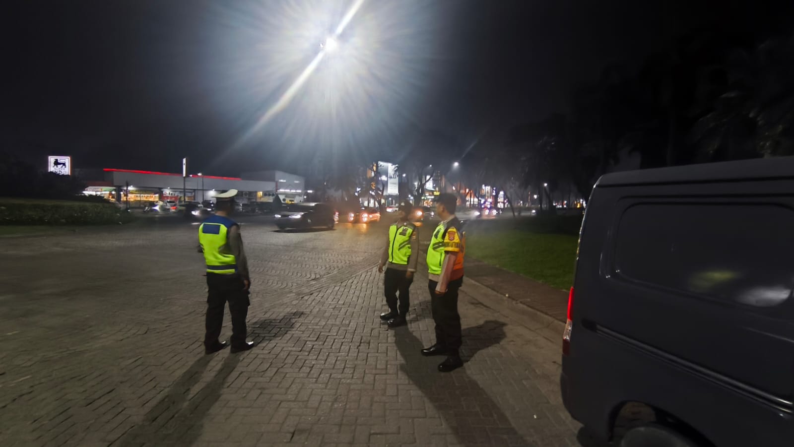 Patroli KRYD Polsek Cikupa Sisir Kawasan Citra Raya, Antisipasi Gangguan Kamtibmas dan Kejahatan Jalanan Patroli KRYD Polsek Cikupa Sisir Kawasan Citra Raya, Antisipasi Gangguan Kamtibmas dan Kejahatan Jalanan