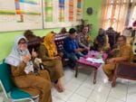 Bhabinkamtibmas Kelurahan Bunder Sambangi Kepala SDN Kadu Bunder, Perkuat Sinergitas dan Edukasi Kamtibmas