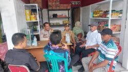 Warung Bhabinkamtibmas, Aiptu Mukhsodin Serap Aspirasi Warga di Desa Sukadamai
