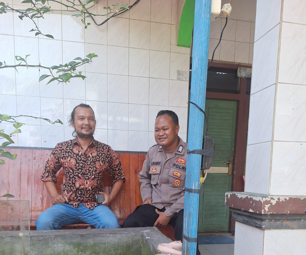 Bhabinkamtibmas Desa Cikupa Sambangi Warga, Perkuat Silaturahmi dan Harkamtibmas Bhabinkamtibmas Desa Cikupa Sambangi Warga, Perkuat Silaturahmi dan Harkamtibmas