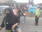 Personel Polsek Cikupa Laksanakan Pengaturan Lalu Lintas Sore Hari, Wujudkan Kamseltibcar Lantas yang Kondusif