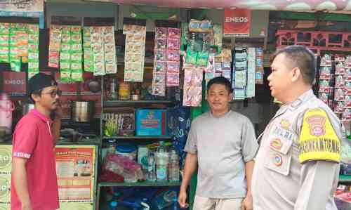 Warung Bhabinkamtibmas Jadi Sarana Serap Aspirasi Warga Desa Bojong Warung Bhabinkamtibmas Jadi Sarana Serap Aspirasi Warga Desa Bojong