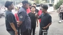 Pembakaran Ban Saat Demo LMND Ganggu Jalur Darurat, Sopir Ambulans RSCM Ancam Panggil Rekannya