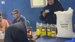 Pemerintah Pekon bandung baru barat Salurkan Bantuan Pangan Beras 20kg dan Minyak 4 liter Sebanyak 282 Keluarga Penerima Manfaat Pemerintah Pekon bandung baru barat Salurkan Bantuan Pangan Beras 20kg dan Minyak 4 liter Sebanyak 282 Keluarga Penerima Manfaat