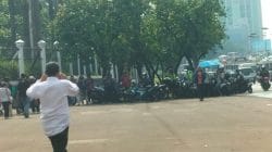 Puluhan Mahasiswa UKI Kepung DPR RI, Soroti Dugaan Keterlibatan Militer AS di Kertajati