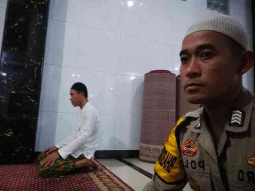 Bripka Ristyanto Laksanakan Subuh Keliling di Masjid At Taqwa, Pererat Kedekatan Polri dengan Masyarakat Bripka Ristyanto Laksanakan Subuh Keliling di Masjid At Taqwa, Pererat Kedekatan Polri dengan Masyarakat
