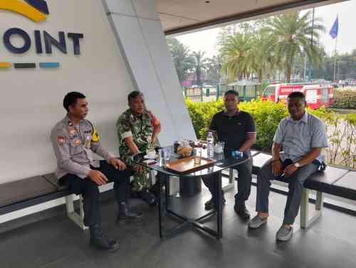 Bhabinkamtibmas dan Babinsa Sambangi Bizpoint Sukamulya, Senkom Cikupa Apresiasi Program Polri Bhabinkamtibmas dan Babinsa Sambangi Bizpoint Sukamulya, Senkom Cikupa Apresiasi Program Polri