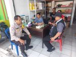 Bhabinkamtibmas Desa Sukadamai Sambangi Warung Warga, Perkuat Kemitraan dan Serap Aspirasi