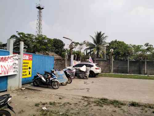 Polsek Cikupa Kawal Aksi Buruh PT Doga Group Internasional Secara Humanis, Situasi Tetap Aman dan Kondusif