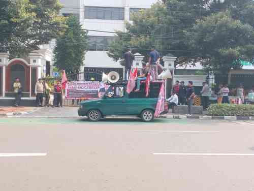Orasi di Depan Kemenag RI, Aliansi Desak Audit Proyek Gedung Kuliah IAIN Ternate