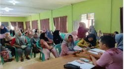 Dukung Program Kesehatan Masyarakat, Pekon Waringin Sari Barat Bagikan Honor Kader Posyandu ILP