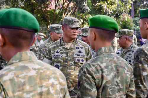 Wapang TNI Bersama Menhan RI Tinjau Lokasi Industri Strategis dan Yonif TP 938/Pancasona di Jawa Barat