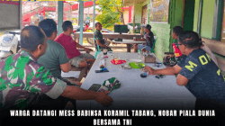 Warga Datangi Mess Babinsa Koramil Tabang, Nobar Piala Dunia Bersama TNI Warga Datangi Mess Babinsa Koramil Tabang, Nobar Piala Dunia Bersama TNI